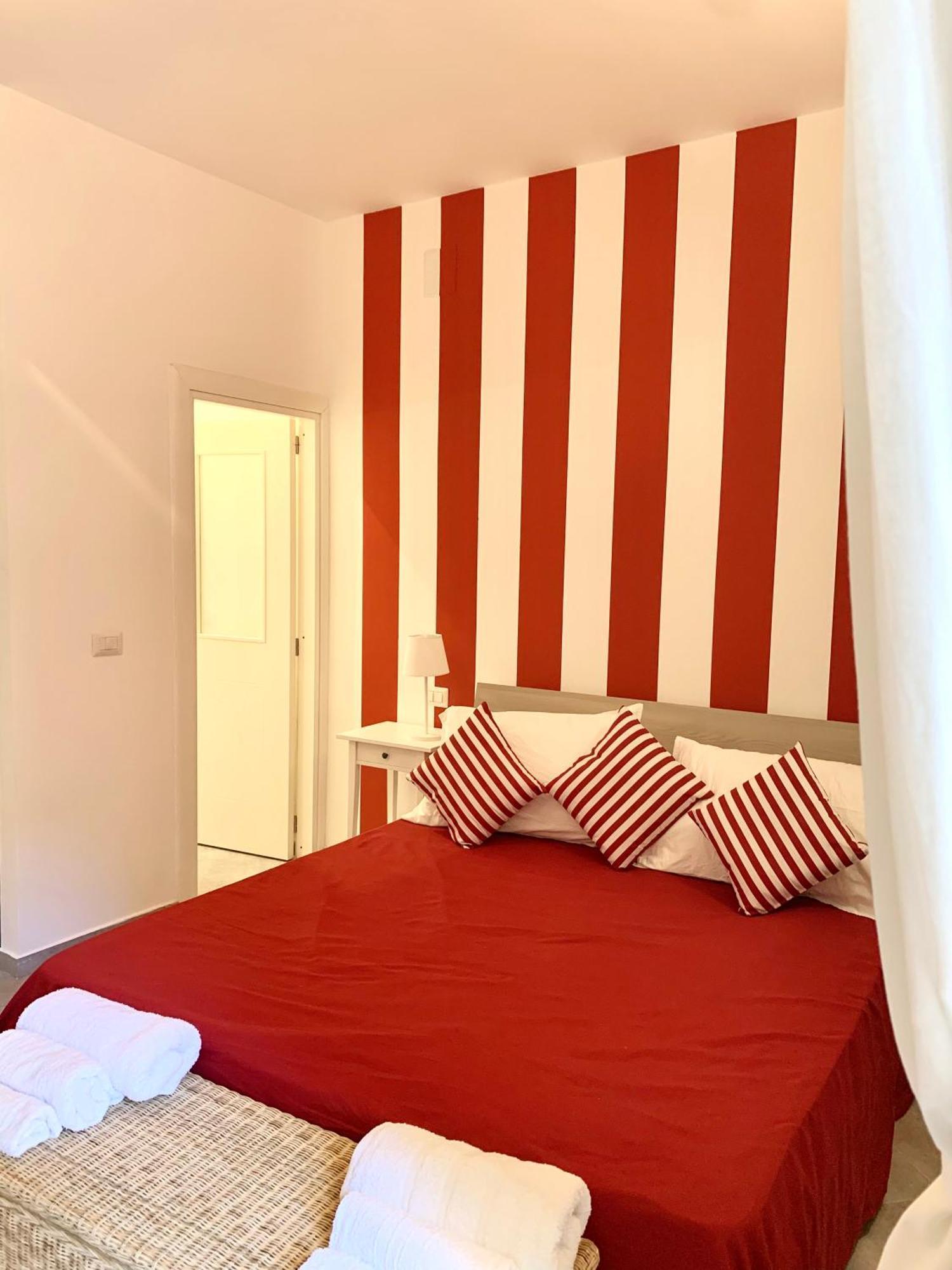 Casa Giulia, Nuovo Appartamento In Centro! Naples Luaran gambar